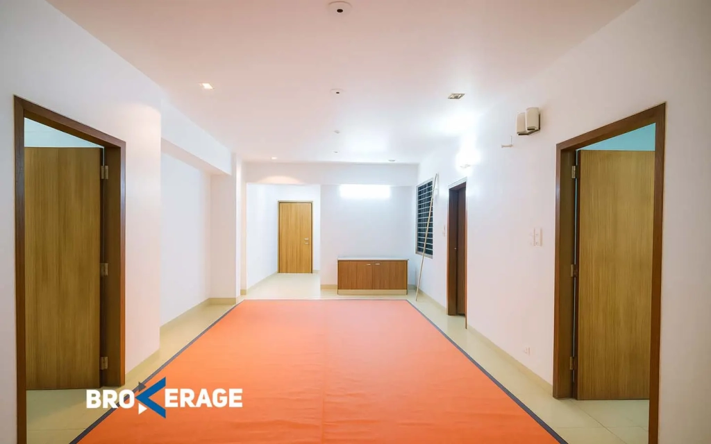 2560 sft 3-bedroom flat is ready for sale in Dhanmondi
